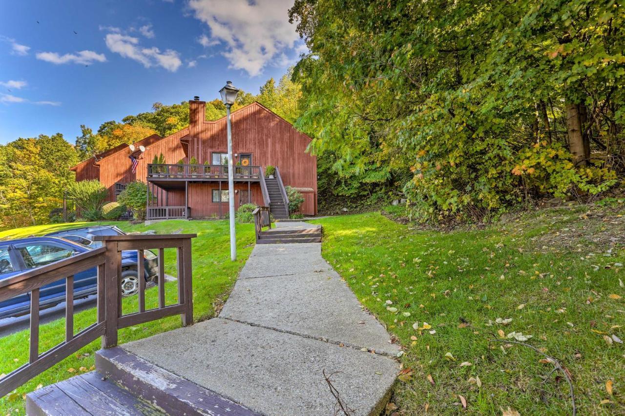Vernon Township Condo - Walk To Ski Resort! Bagian luar foto
