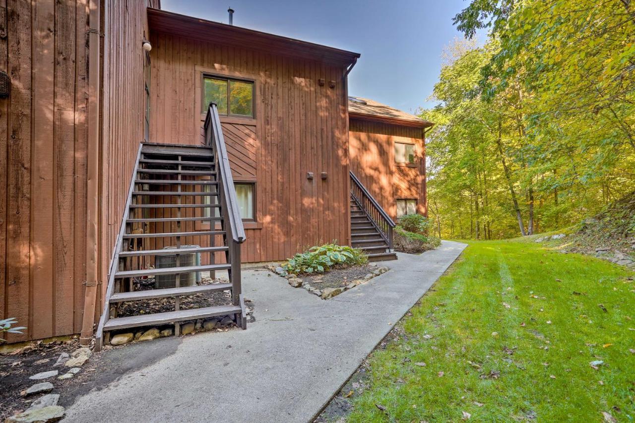 Vernon Township Condo - Walk To Ski Resort! Bagian luar foto
